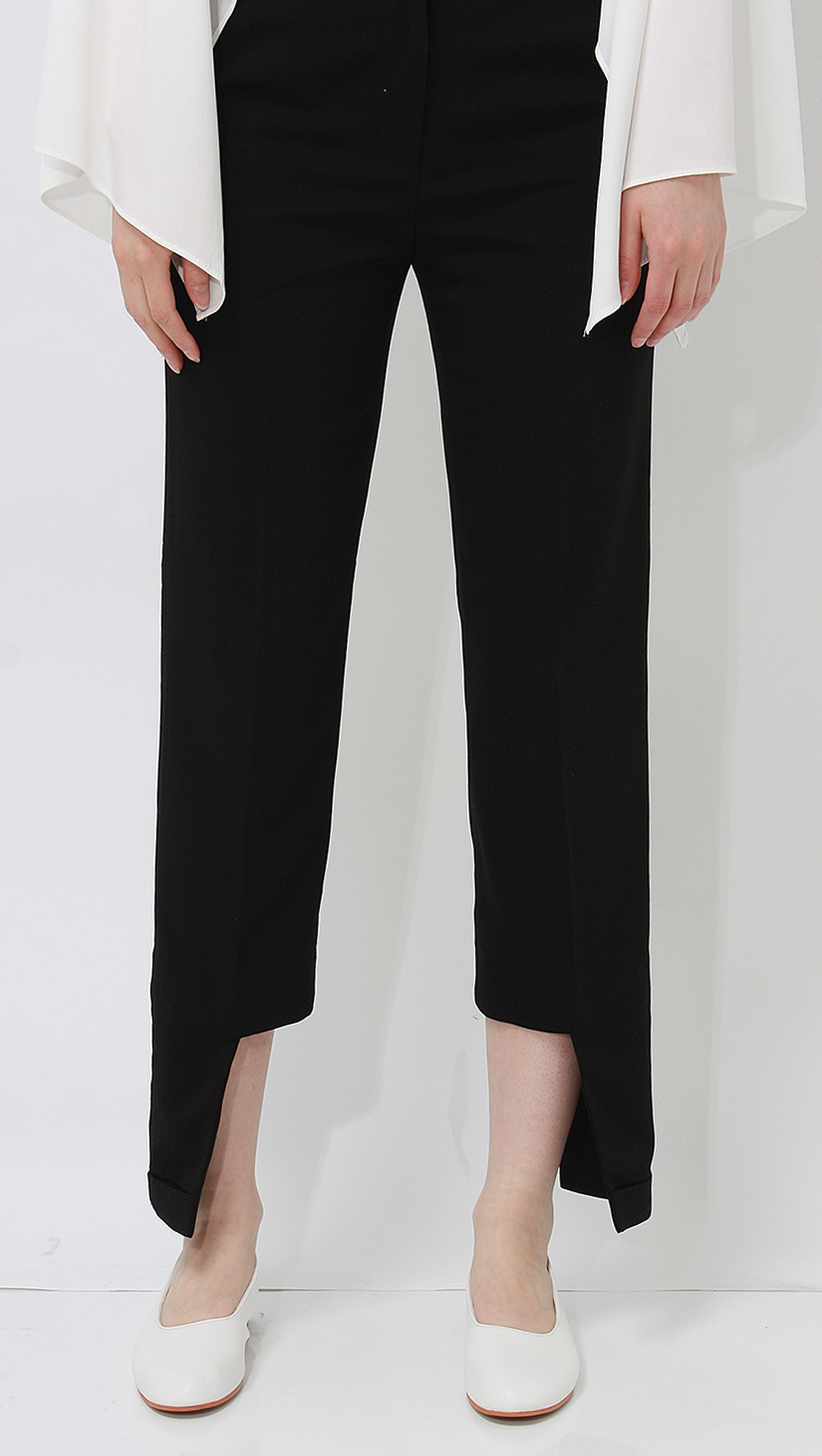 Luna Unbalance Hem Trousers in Black.